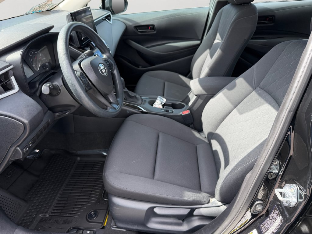 Used 2025 Toyota Corolla LE FWD image 23