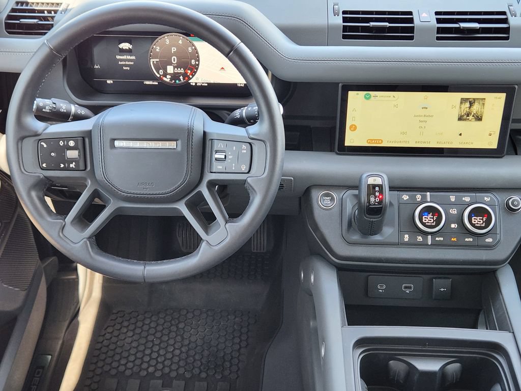 Used 2024 Land Rover Defender 110 X-Dynamic SE AWD/4WD image 27