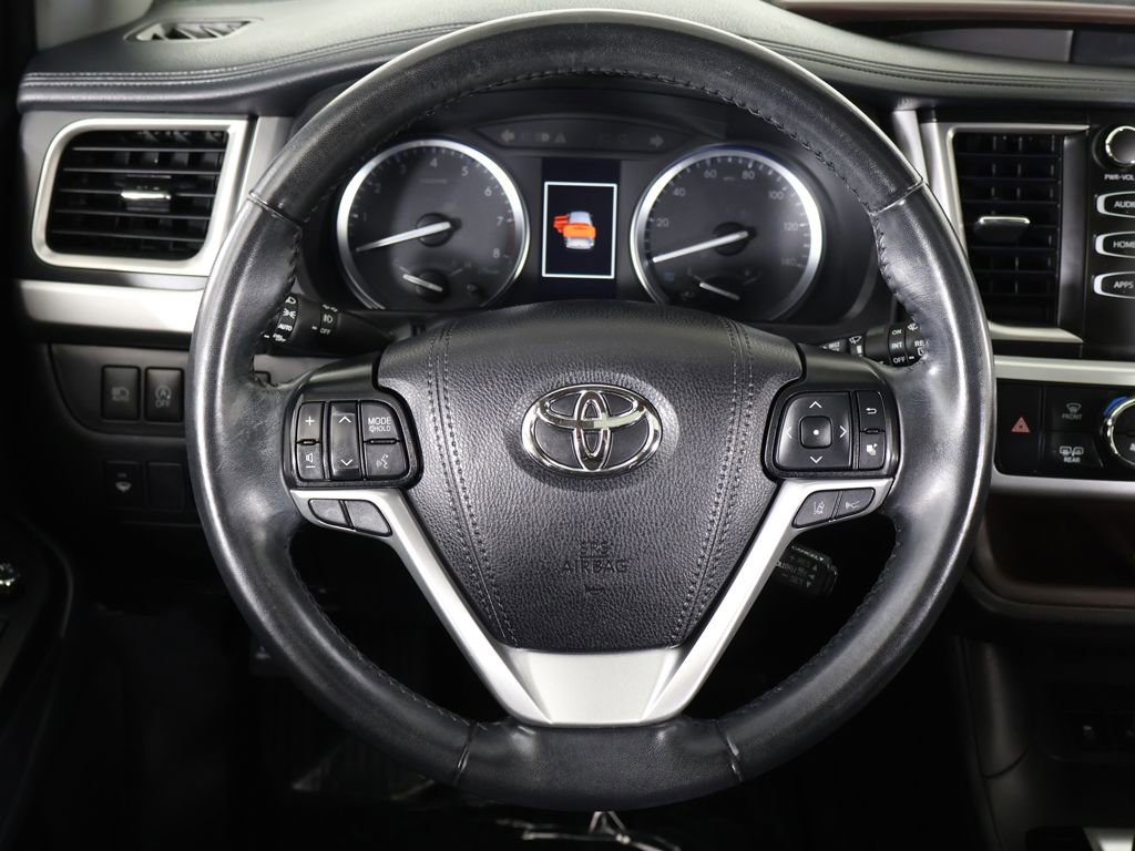 Used 2019 Toyota Highlander XLE AWD/4WD image 44