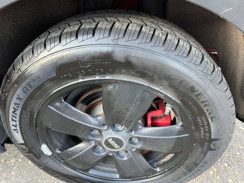 Used 2015 MINI Cooper 4-Door Hardtop FWD image 24