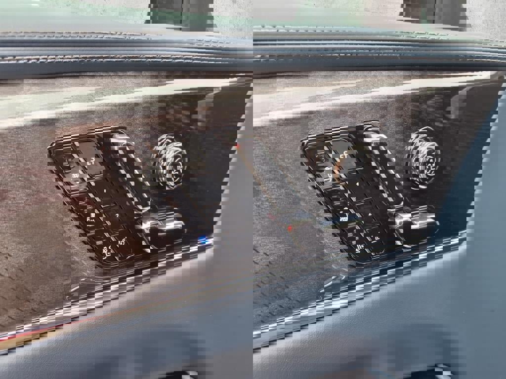 New 2026 Cadillac Escalade IQL Sport 2 image 18