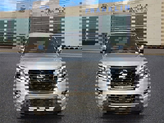 Used 2024 Nissan Armada Platinum w/ Captain's Chairs Package image 2