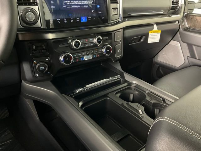 New 2026 Ford F250 Lariat w/ Black Appearance Package AWD/4WD image 17