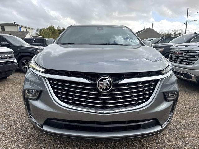 Used 2023 Buick Enclave Essence image 2