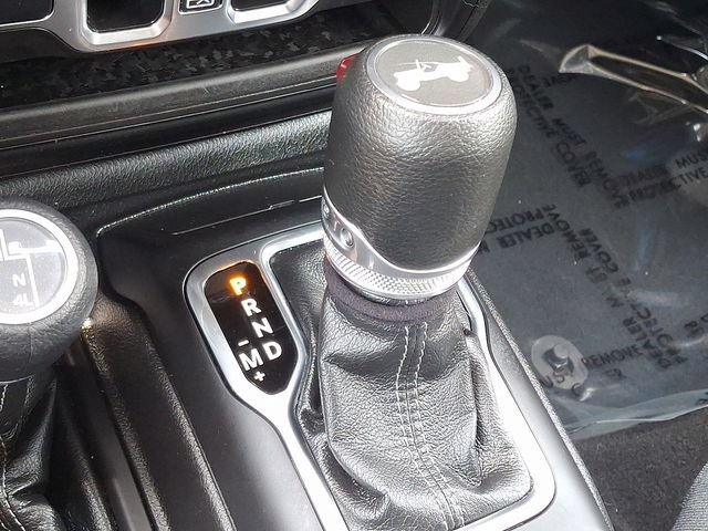 Used 2025 Jeep Wrangler Unlimited Sahara AWD/4WD image 14