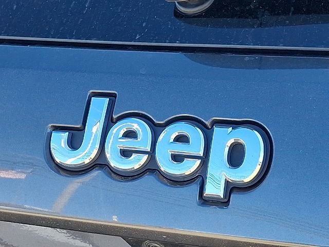 Used 2021 Jeep Grand Cherokee Laredo image 29