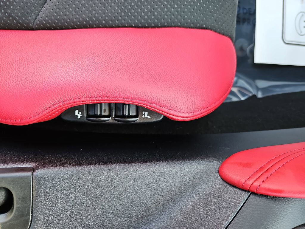 Used 2024 Nissan Z Performance w/ Floor Mat Package image 31