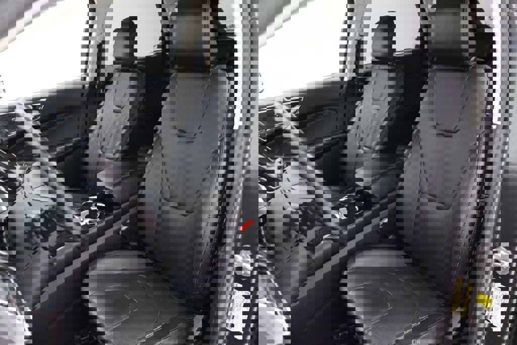 Used 2016 Ford Edge Titanium AWD/4WD image 16