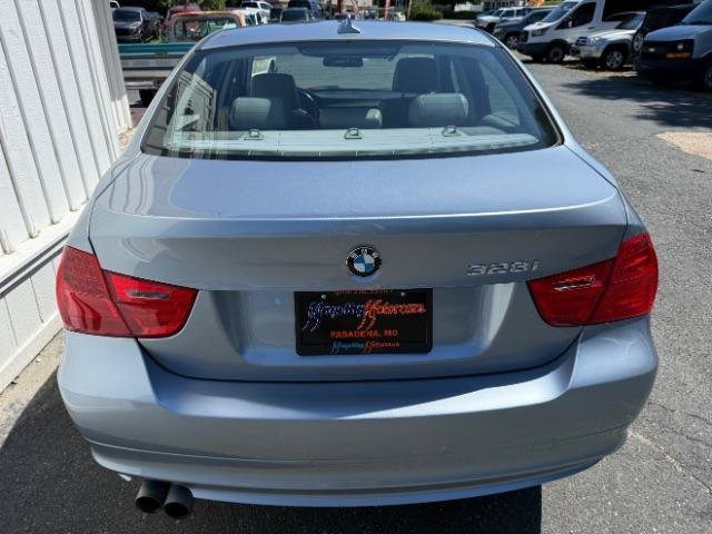 Used 2011 BMW 328i xDrive Sedan AWD/4WD image 4