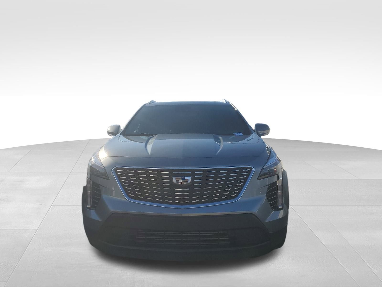Certified 2023 Cadillac XT4 Luxury w/ Cold Weather Package image 2