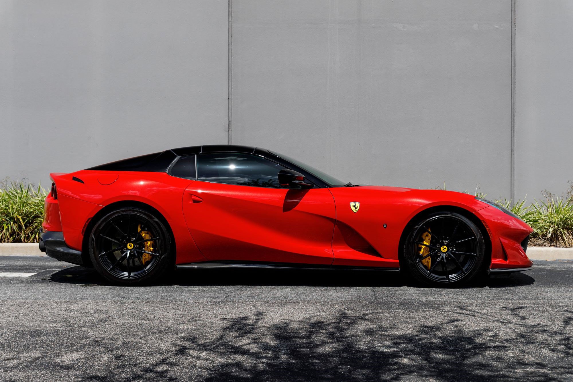 Used 2021 Ferrari 812 GTS RWD image 6