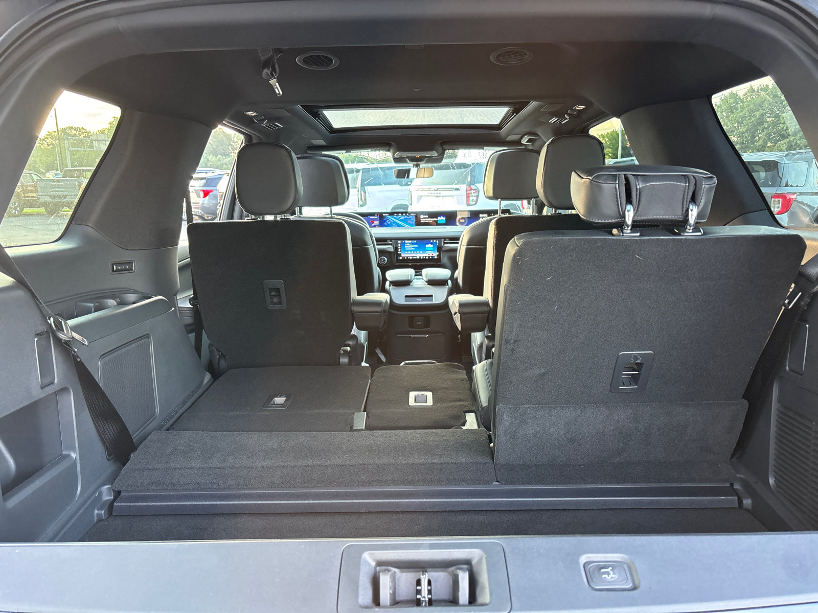 New 2026 Lincoln Navigator Reserve w/ Jet Appearance Package AWD/4WD image 9