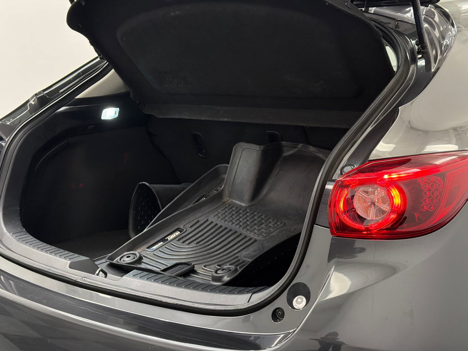 Used 2017 MAZDA MAZDA3 Grand Touring w/ Premium Equipment Package image 8