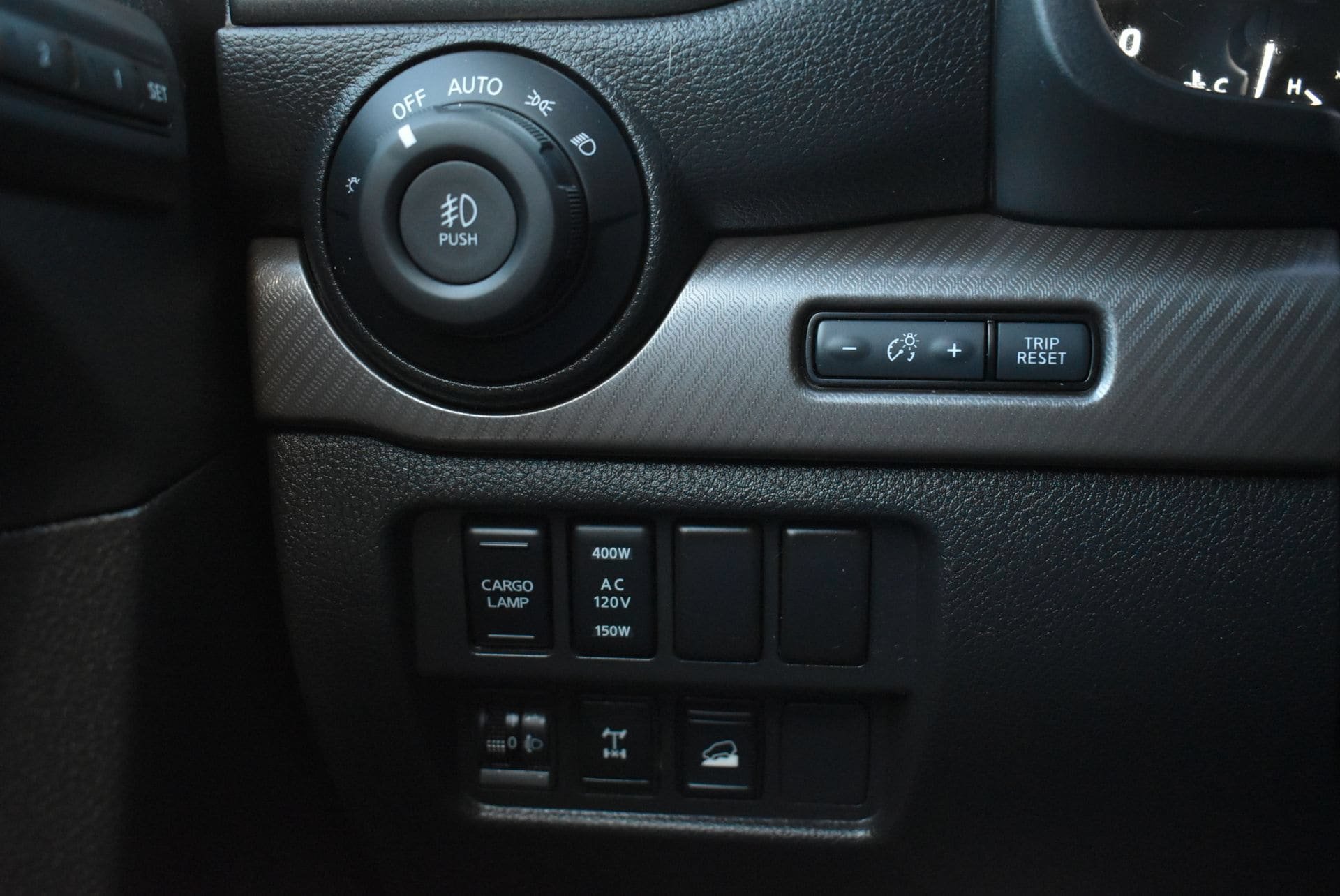 Used 2024 Nissan Titan PRO-4X w/ Pro-4x Convenience Package AWD/4WD image 18