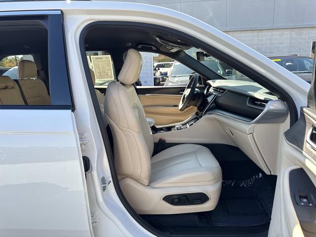 Used 2023 Jeep Grand Cherokee Limited w/ Trailer Tow Prep Group (B) image 11