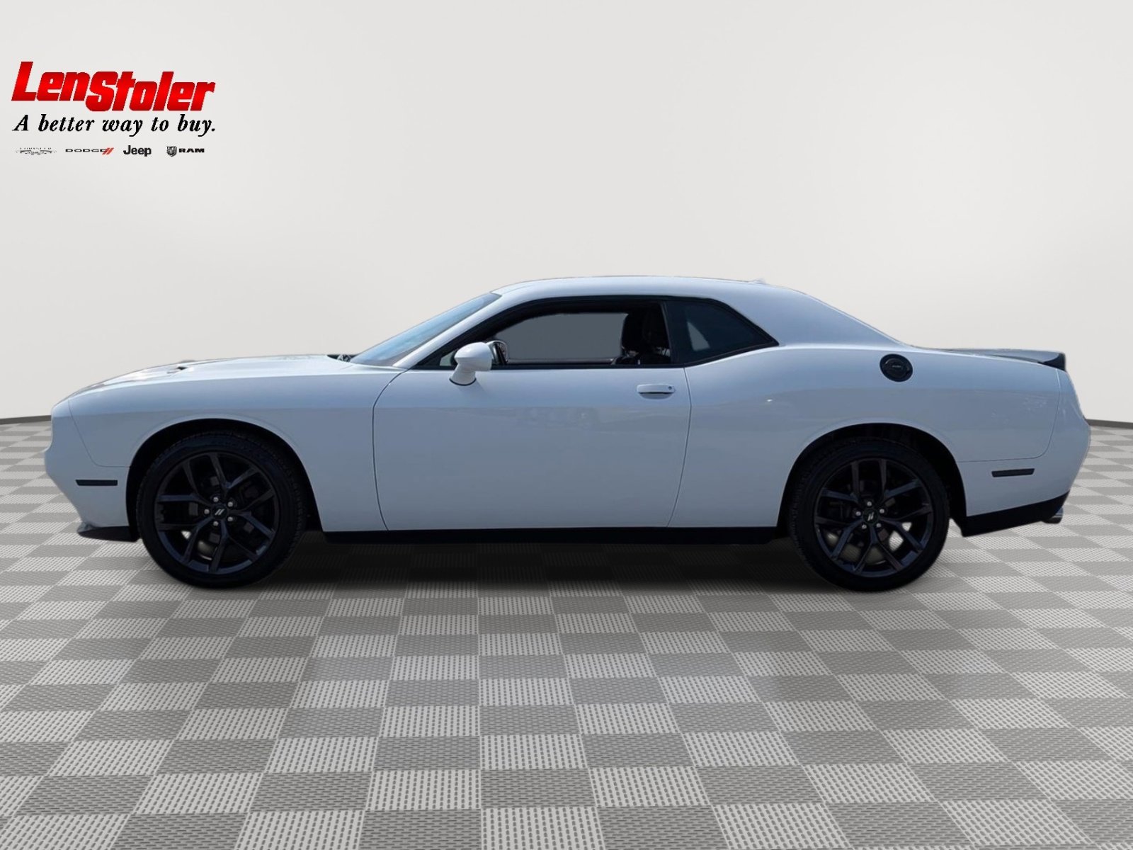 Used 2019 Dodge Challenger SXT w/ Blacktop Package image 2