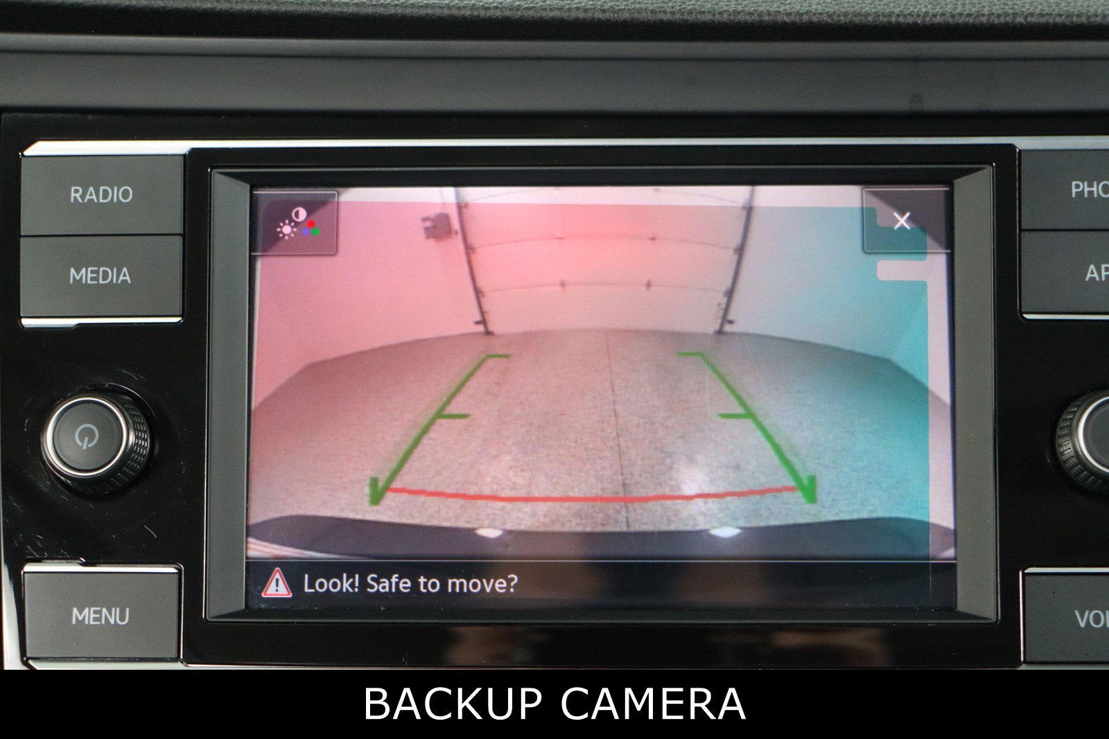 Used 2024 Volkswagen Jetta SE image 18