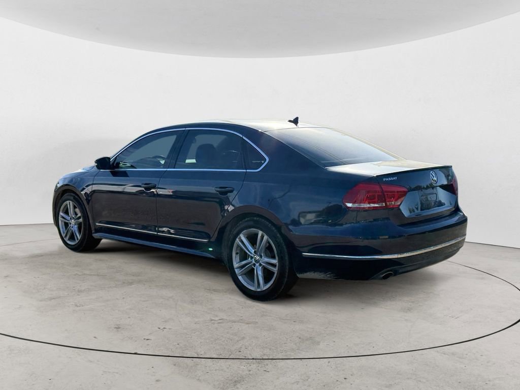 Used 2015 Volkswagen Passat TDI SEL Premium FWD image 3