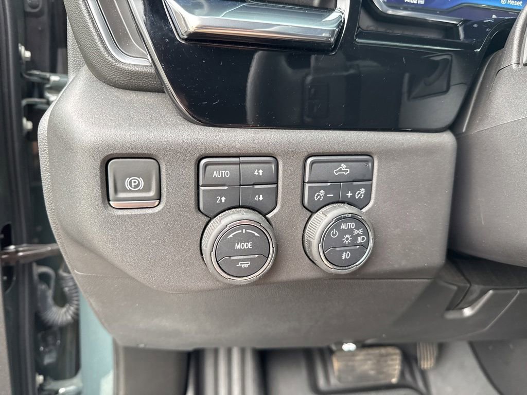 Used 2025 Chevrolet Silverado 1500 LT Trail Boss w/ Convenience Package II AWD/4WD image 14