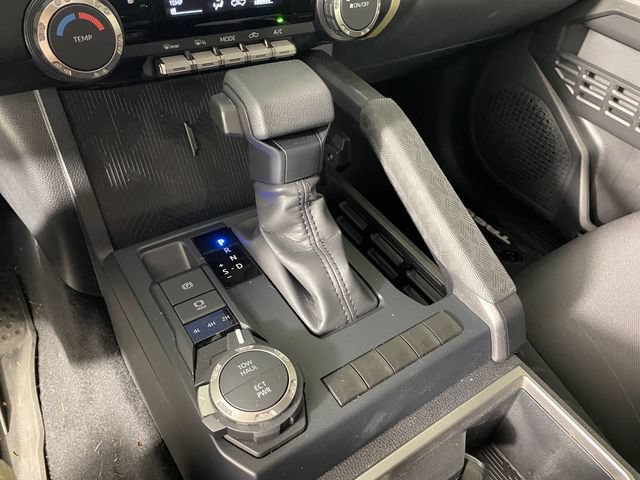 Used 2026 Toyota Tacoma SR5 AWD/4WD image 9