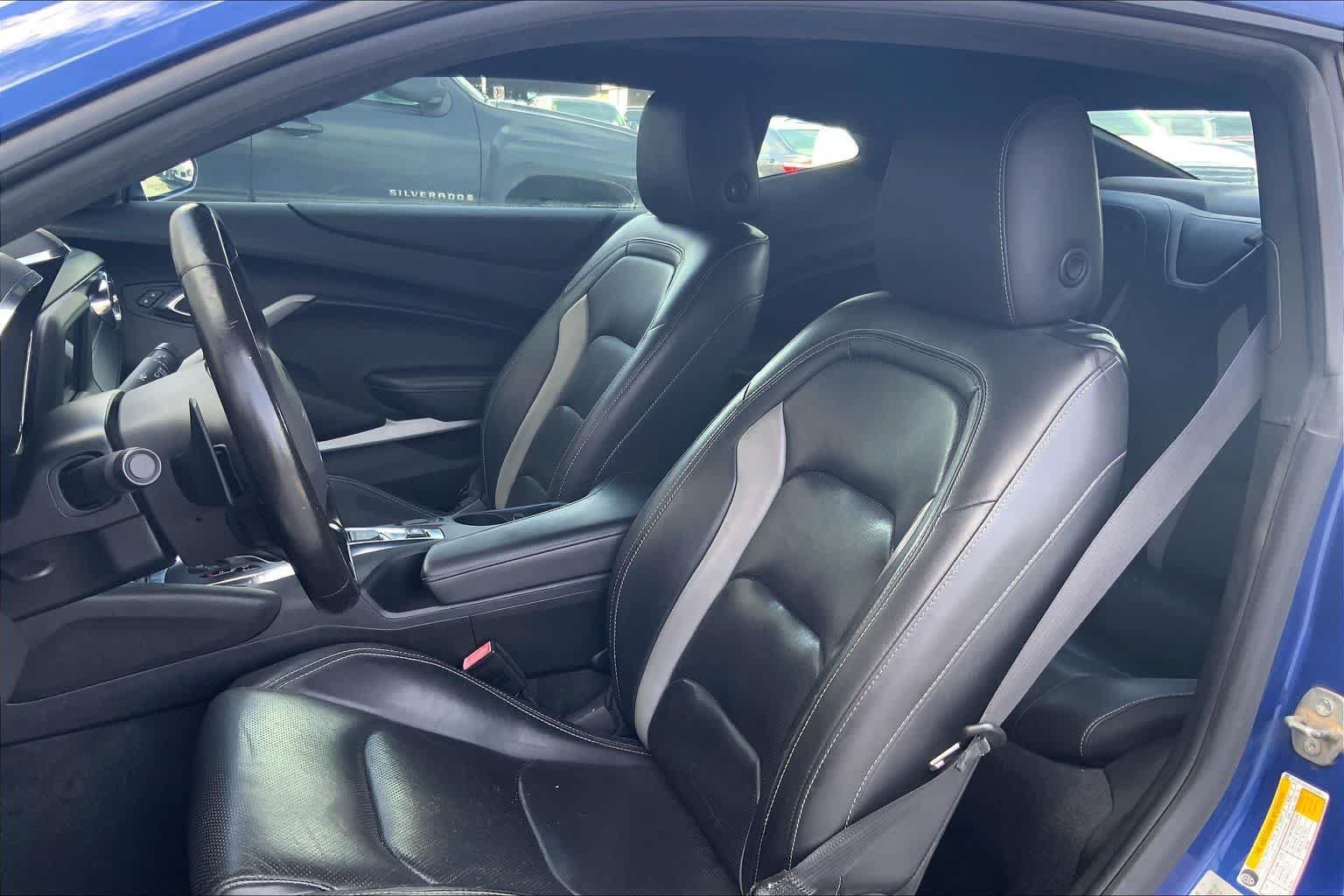 Used 2019 Chevrolet Camaro LT RWD image 11