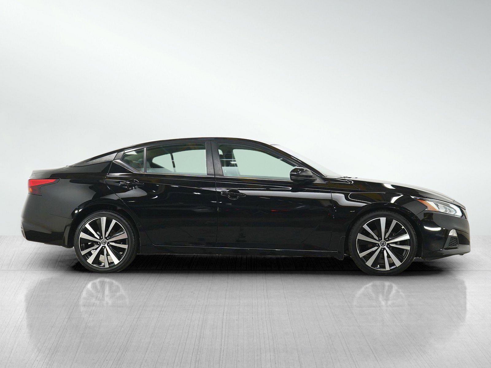 Used 2020 Nissan Altima 2.5 SR w/ Premium Package AWD/4WD image 6