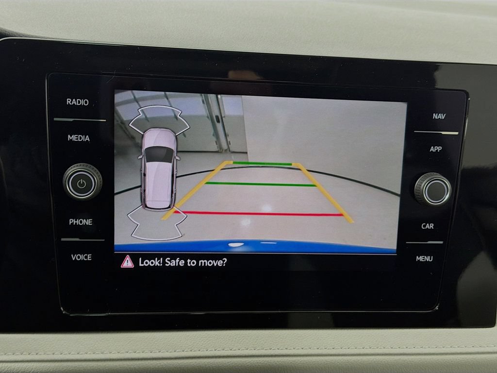 Certified 2025 Volkswagen Taos SEL AWD/4WD image 15