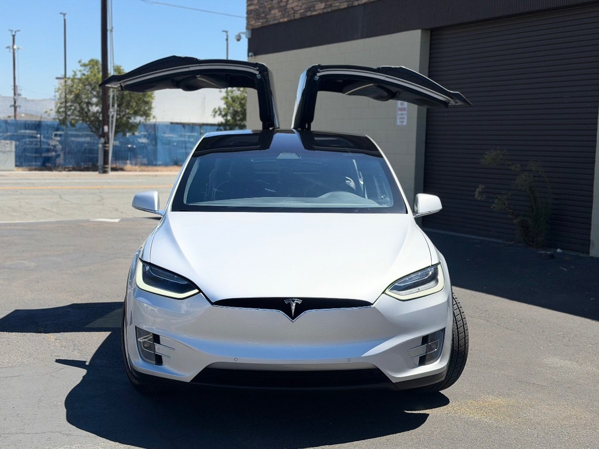 Used 2017 Tesla Model X 90D AWD/4WD image 4