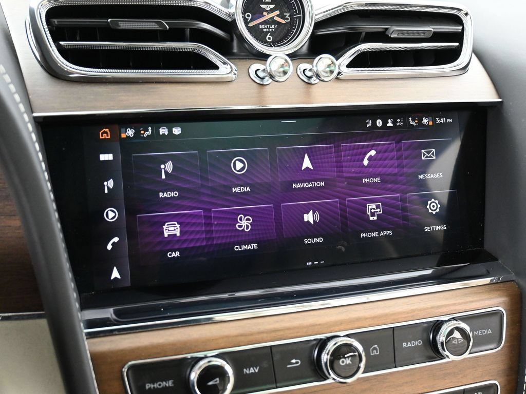 Certified 2024 Bentley Bentayga AWD/4WD image 22