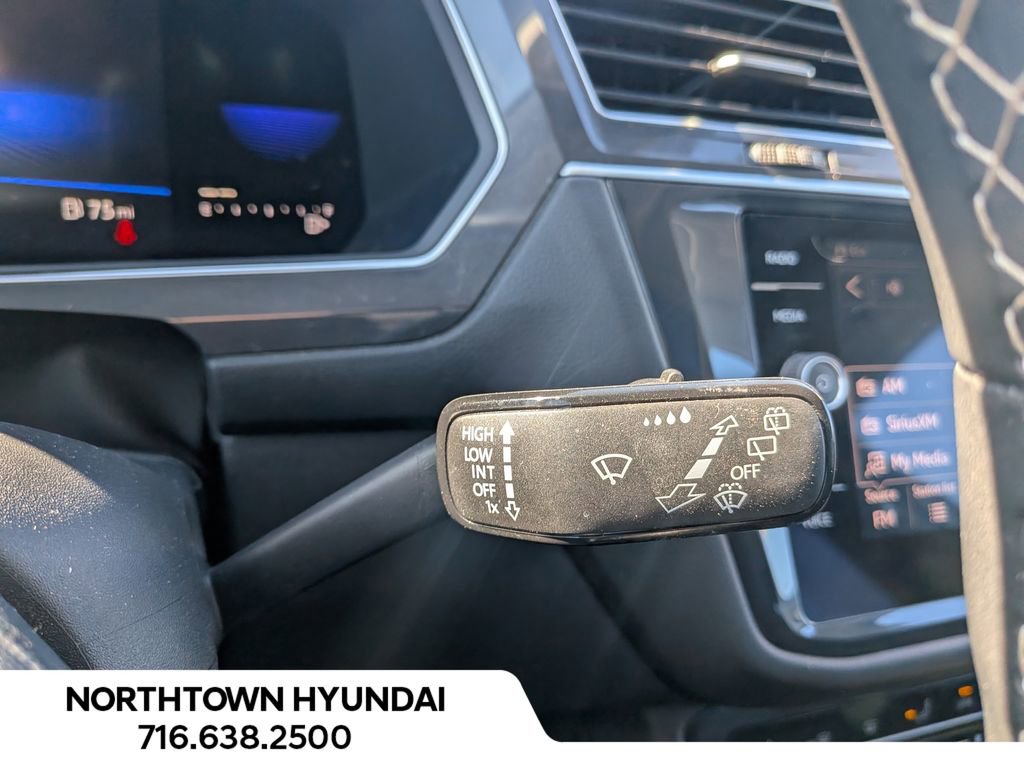 Used 2022 Volkswagen Tiguan SE image 24