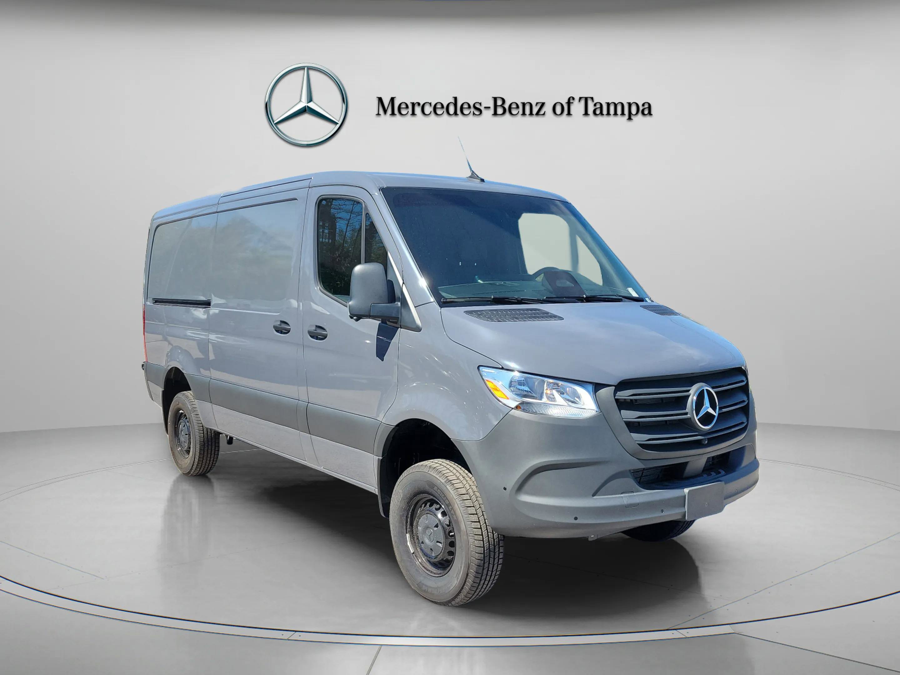 Used 2025 Mercedes-Benz Sprinter 2500 image 4