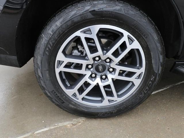 Used 2025 Ford Expedition Active image 7