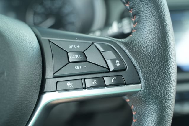 Used 2021 Nissan Kicks SR w/ SR Premium Package FWD image 32