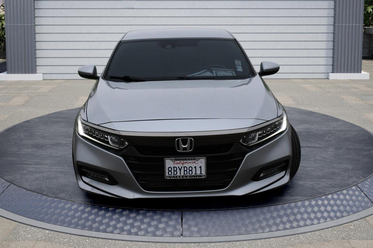 Used 2018 Honda Accord Sport image 2