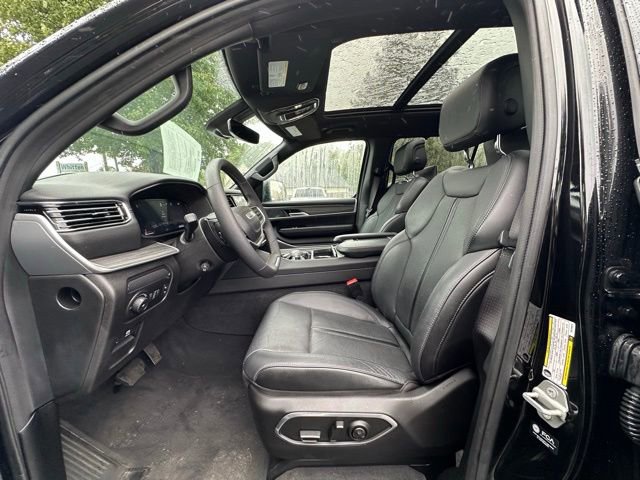 Used 2024 Jeep Wagoneer Series III w/ Premium Group I image 27