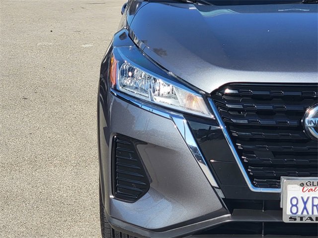 Used 2021 Nissan Kicks SV image 3