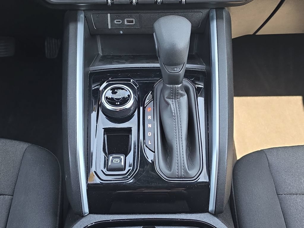Used 2023 Chevrolet Colorado Trail Boss w/ Advanced Trailering Package AWD/4WD image 19