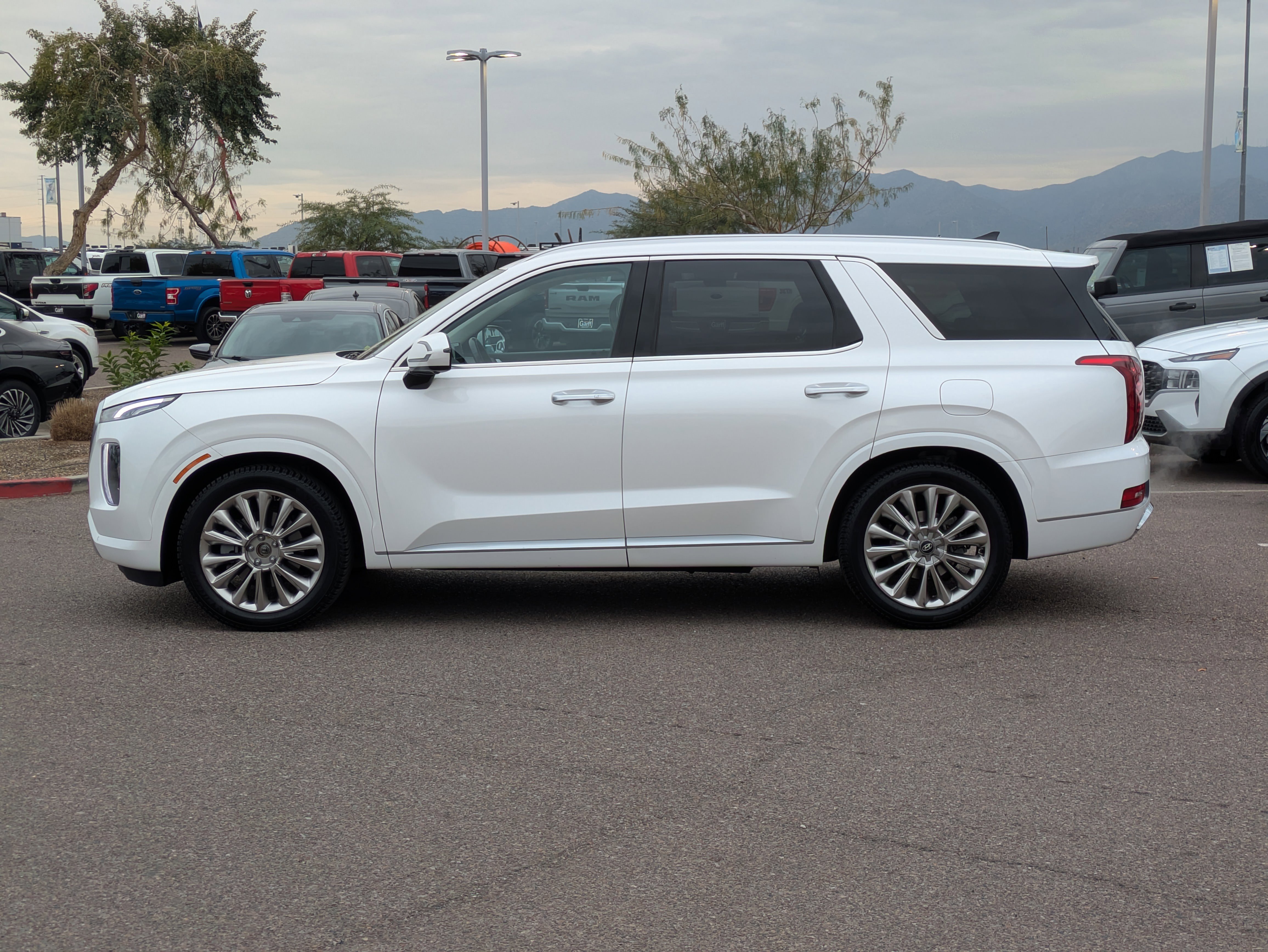 Used 2020 Hyundai Palisade Limited image 6