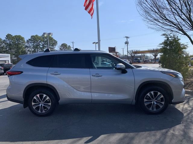 Used 2021 Toyota Highlander XLE image 9