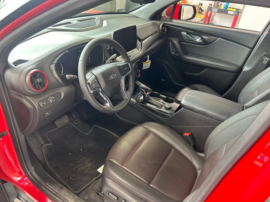 Used 2024 Chevrolet Blazer RS w/ Driver Confidence II Package FWD image 3