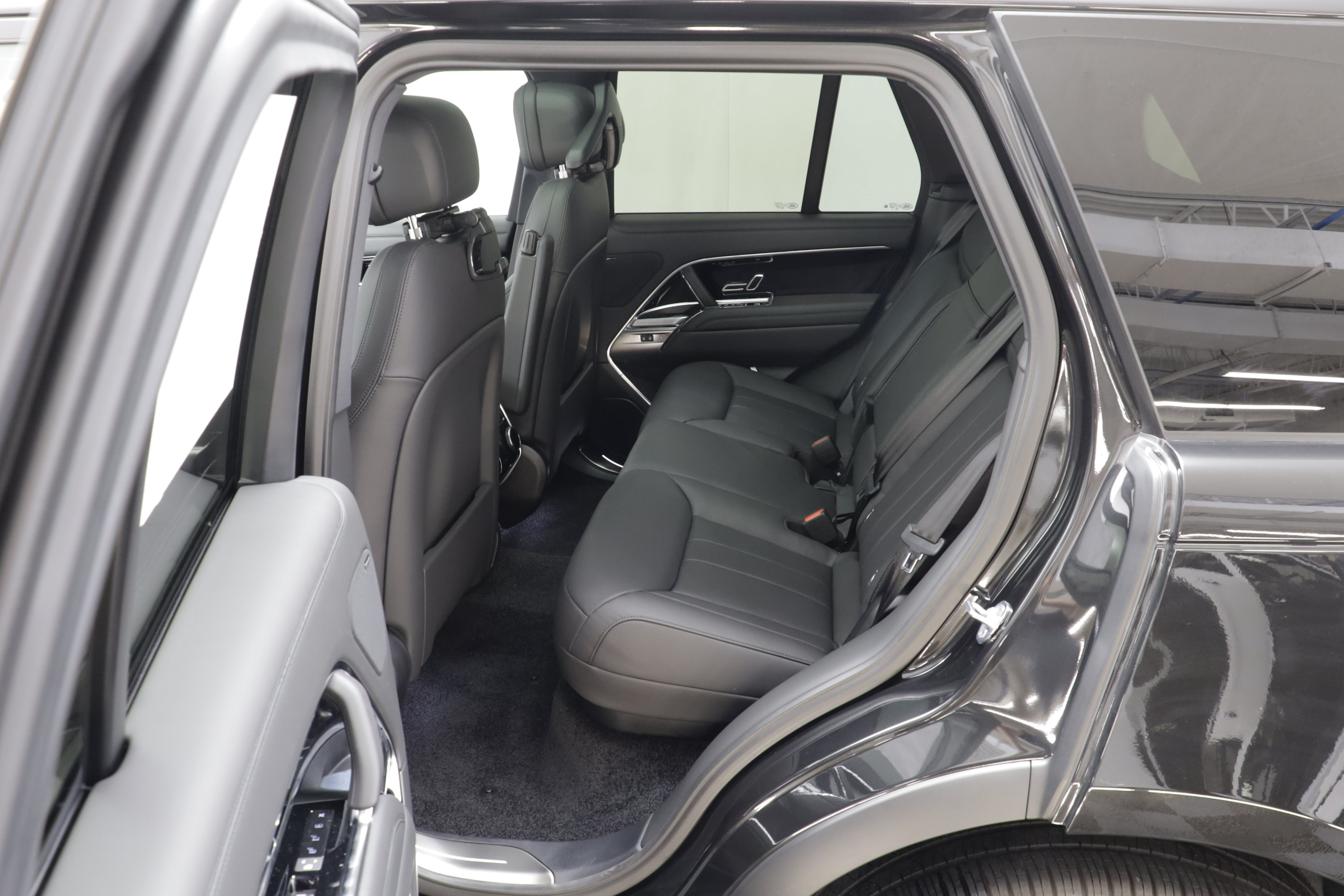 New 2026 Land Rover Range Rover SE AWD/4WD image 16
