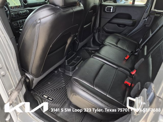 Used 2020 Jeep Wrangler Unlimited Sahara AWD/4WD image 21