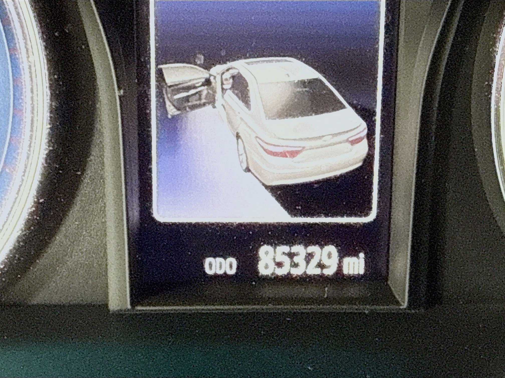 Used 2016 Toyota Camry LE image 16