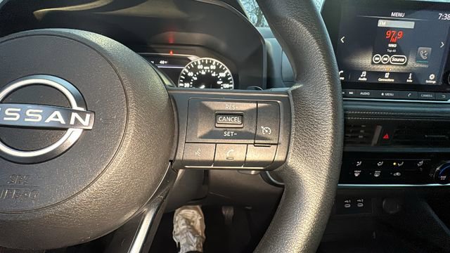 Used 2024 Nissan Rogue S image 19