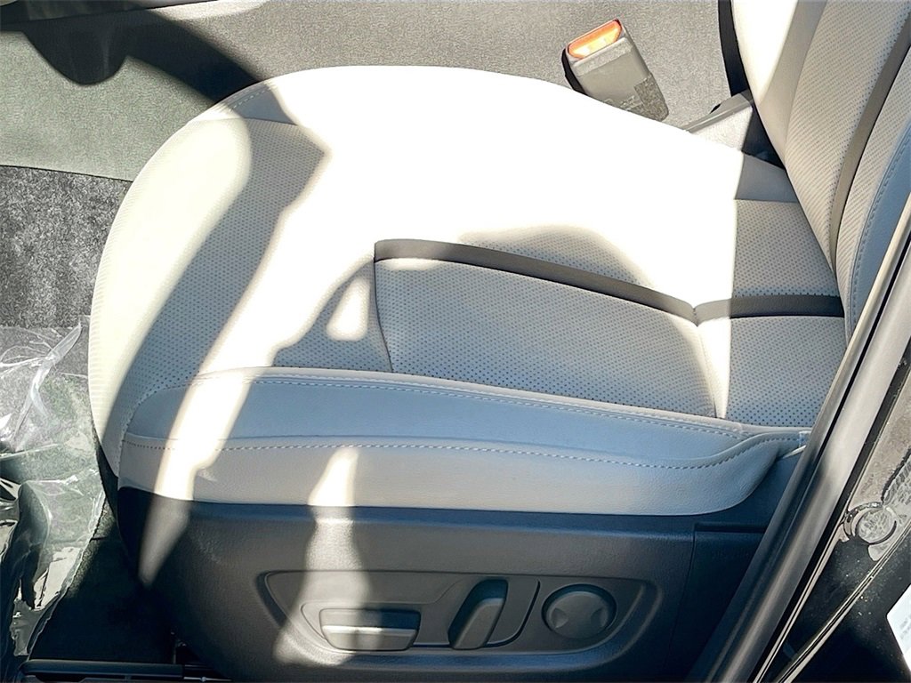 Certified 2025 MAZDA CX-90 Plug-In Hybrid w/Premium Sport image 19