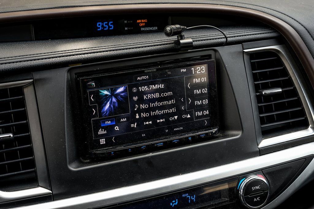 Used 2017 Toyota Highlander Plus image 6