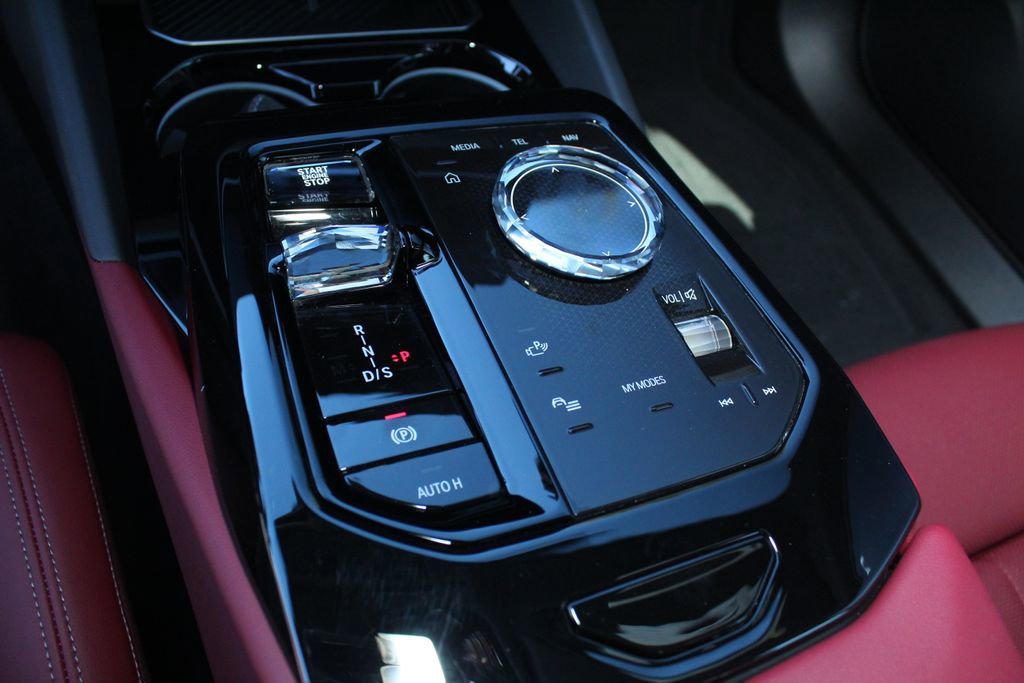 Certified 2024 BMW 530i xDrive w/ Executive Package image 15