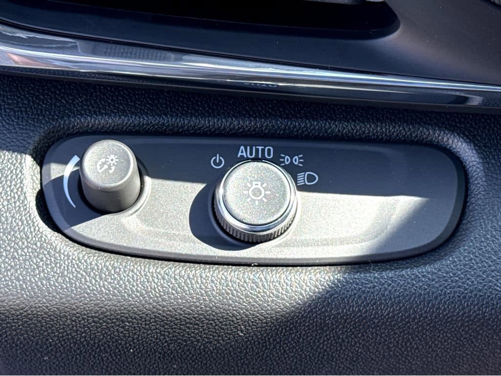 New 2026 Buick Envista Sport Touring w/ Convenience I Package FWD image 10