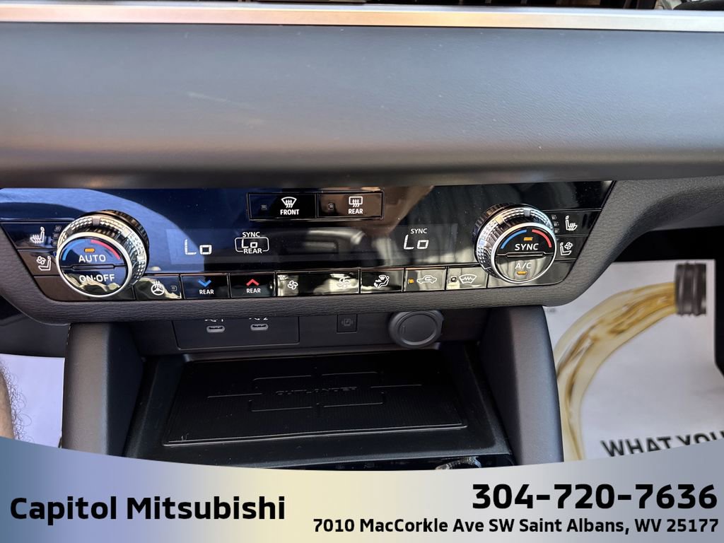 New 2025 Mitsubishi Outlander SEL image 24