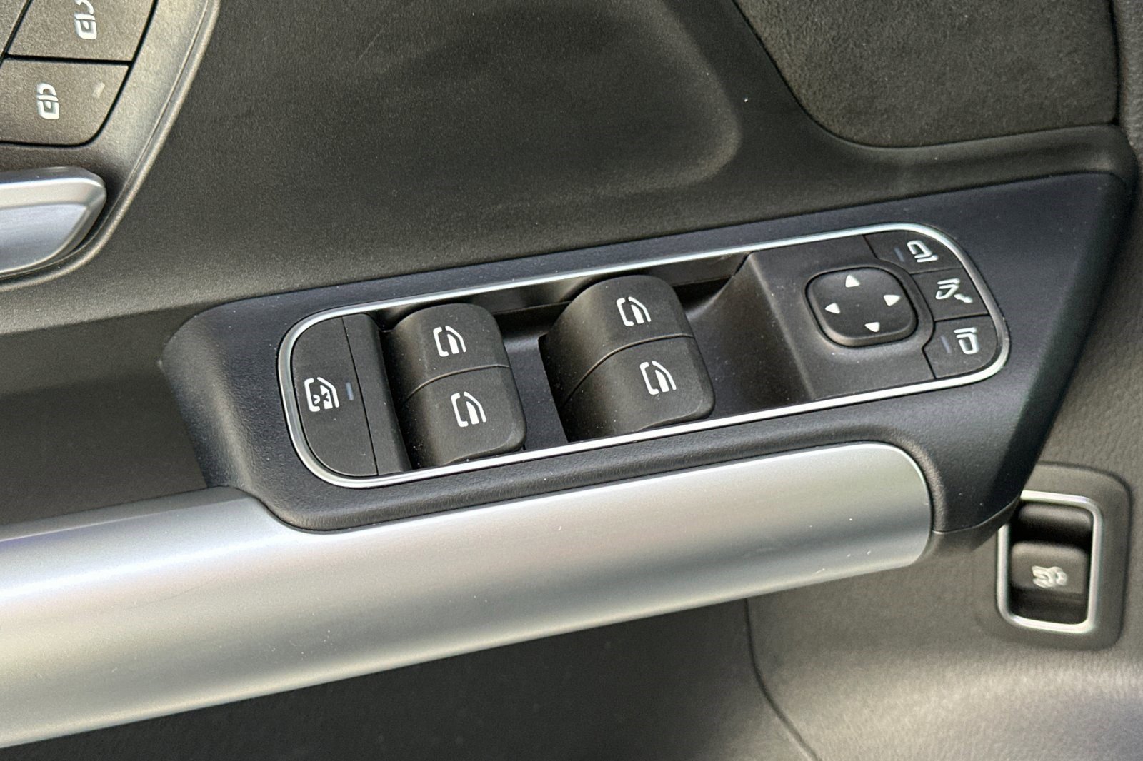 Certified 2025 Mercedes-Benz GLA 35 AMG 4MATIC image 13